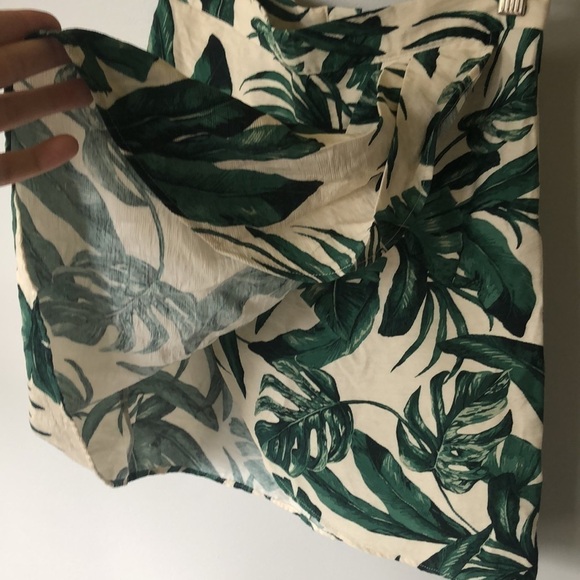 Nwt H&M mini wrap skirt palm leaf pattern - Picture 4 of 10